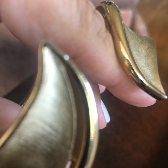 Bangle gold bangle. - Picture 2 of 2